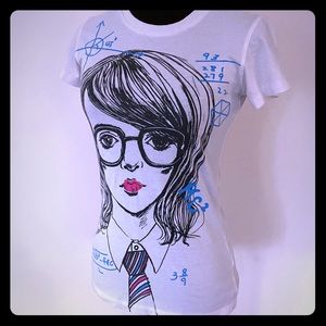 🌹2 for $10 on marked items!🌹Cute graphic tee